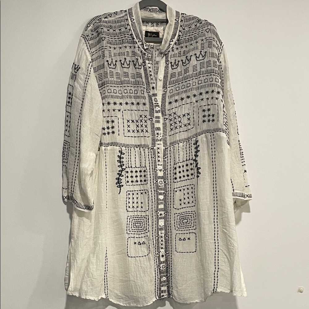 Johnny Was Black and White Tunic